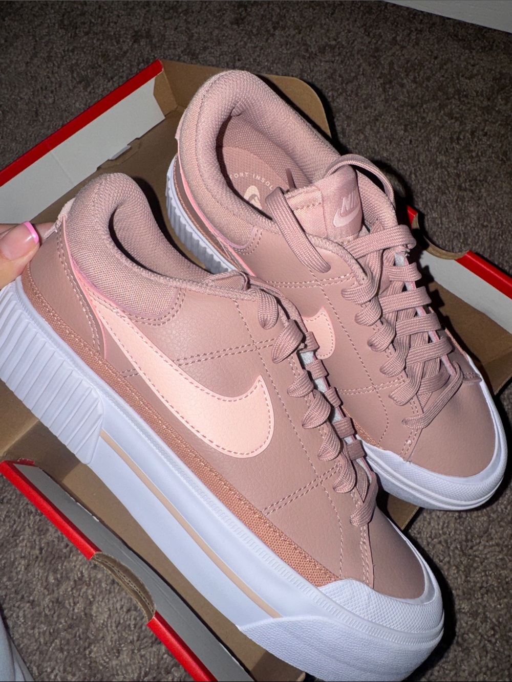 Nike Shoes w Shoe Box — WMNS Court Legacy Lift